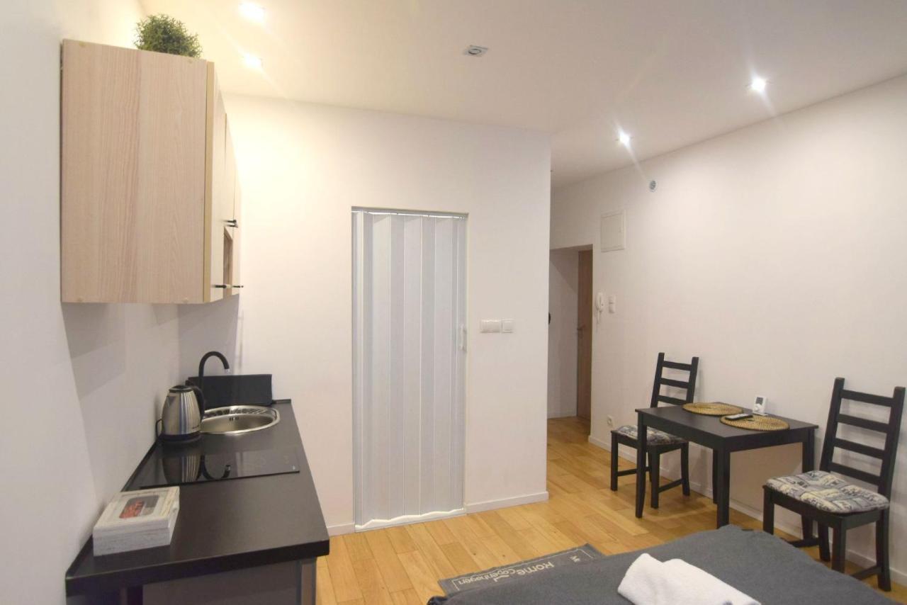Topolowa Apartments - Self Check In - Next To Main Rail, 10 Min To Main Square Krakow Exterior photo