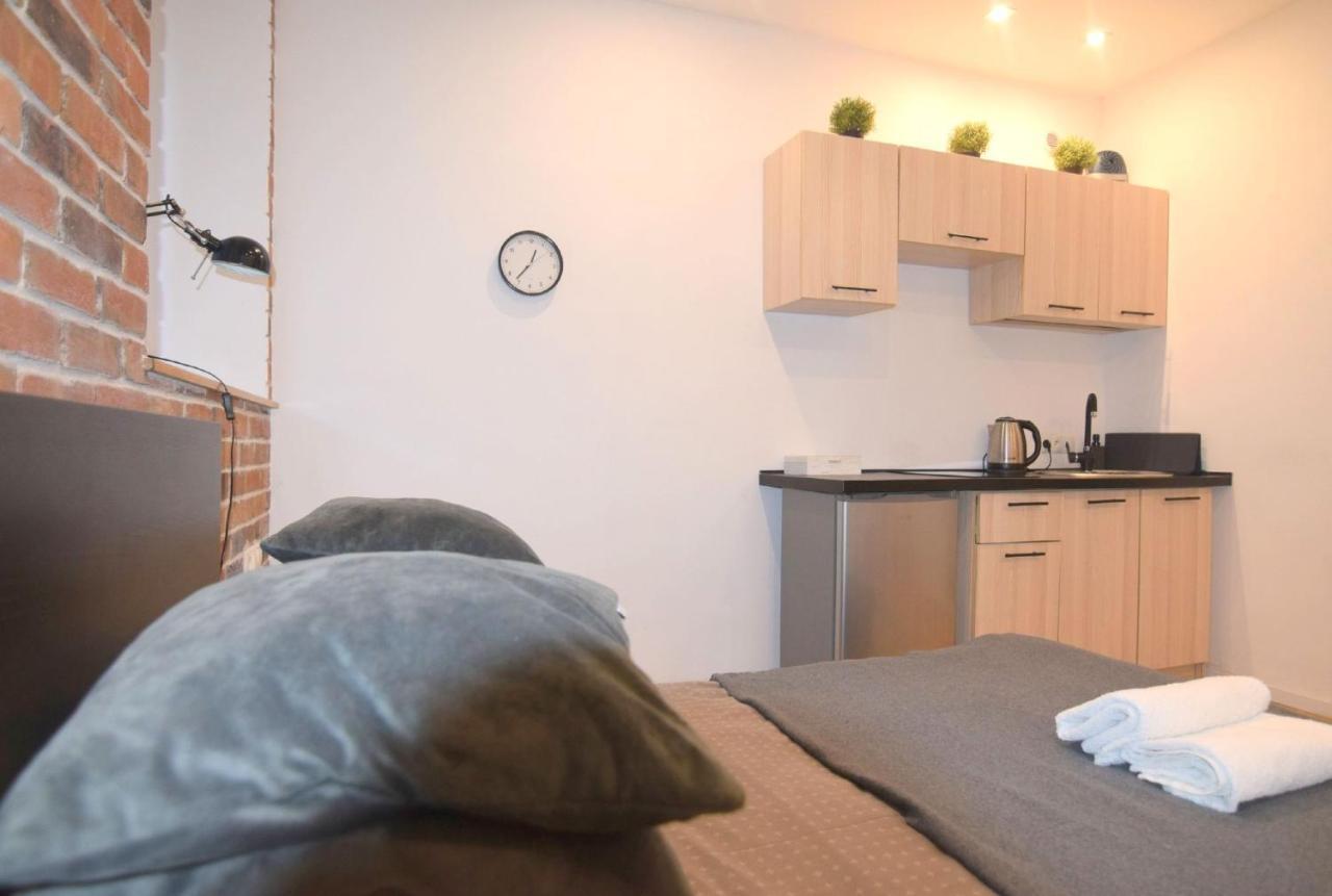 Topolowa Apartments - Self Check In - Next To Main Rail, 10 Min To Main Square Krakow Exterior photo